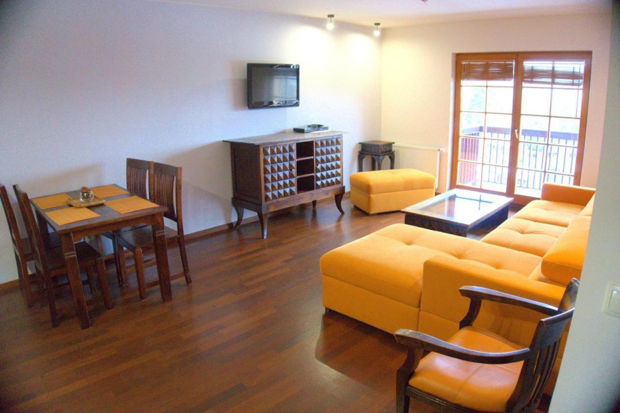 Apartamenty Lola シクラルスカ・ポレンバ エクステリア 写真