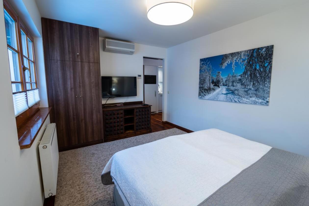 Apartamenty Lola シクラルスカ・ポレンバ エクステリア 写真