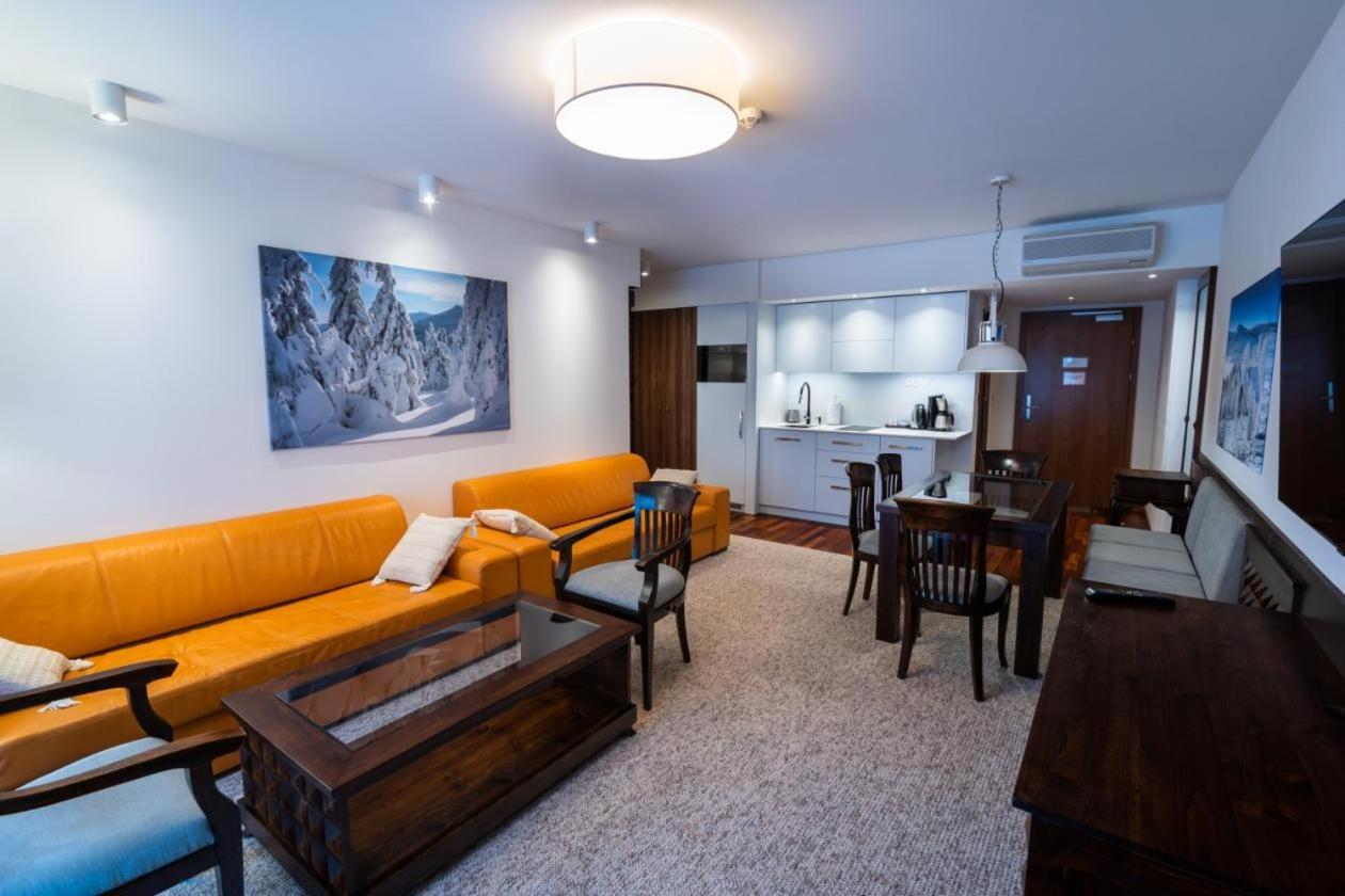 Apartamenty Lola シクラルスカ・ポレンバ エクステリア 写真