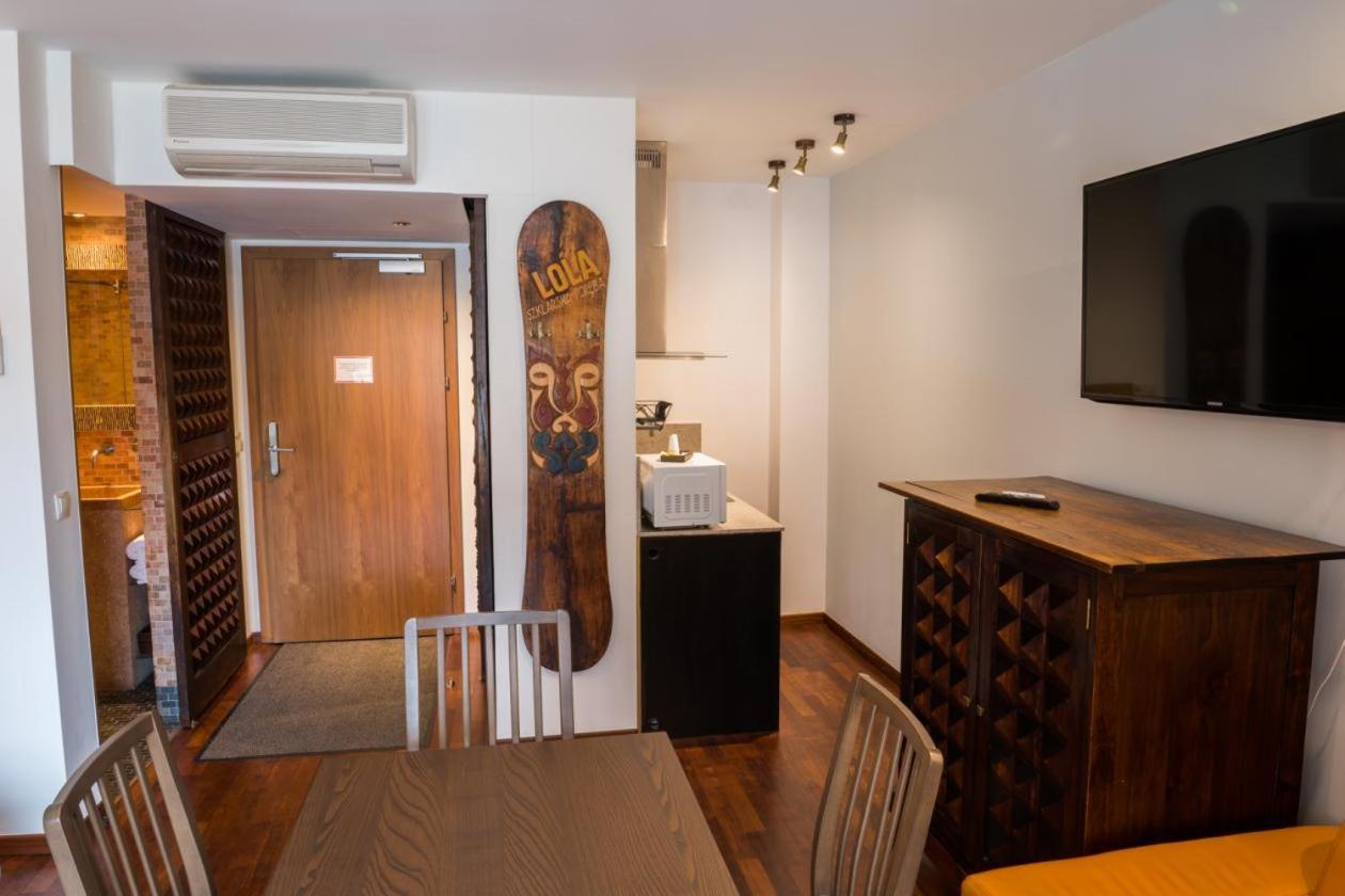 Apartamenty Lola シクラルスカ・ポレンバ エクステリア 写真