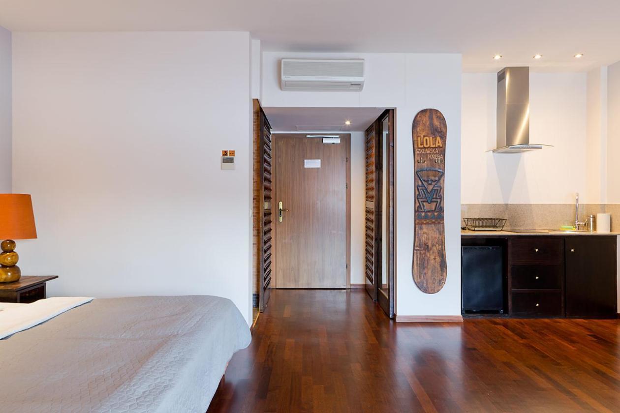 Apartamenty Lola シクラルスカ・ポレンバ エクステリア 写真