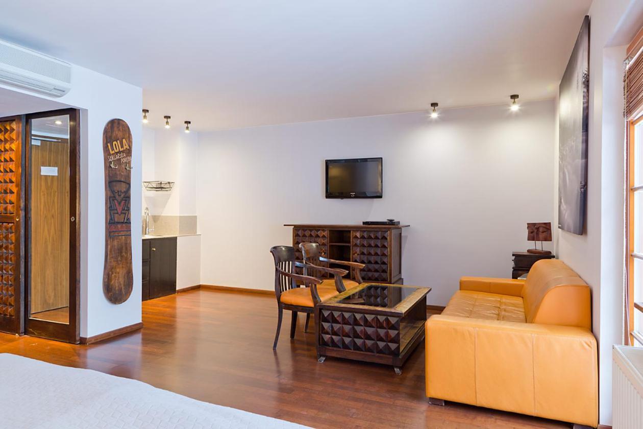 Apartamenty Lola シクラルスカ・ポレンバ エクステリア 写真