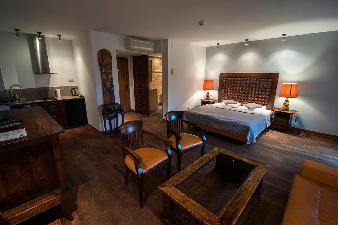 Apartamenty Lola シクラルスカ・ポレンバ エクステリア 写真
